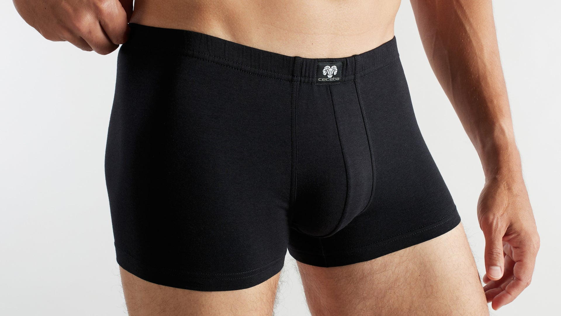 <h1><strong>MÄNNER-WÄSCHE </strong>von<strong> ceceba.<br/></strong>Sicherheit in Qualität und Design.</h1>